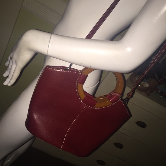 FOSSIL deep red bucket - Picture 3 of 5